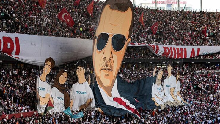 Cumhurbaşkanı Erdoğan: Gençlerimizi üç beş kendini bilmeze yem etmeyiz