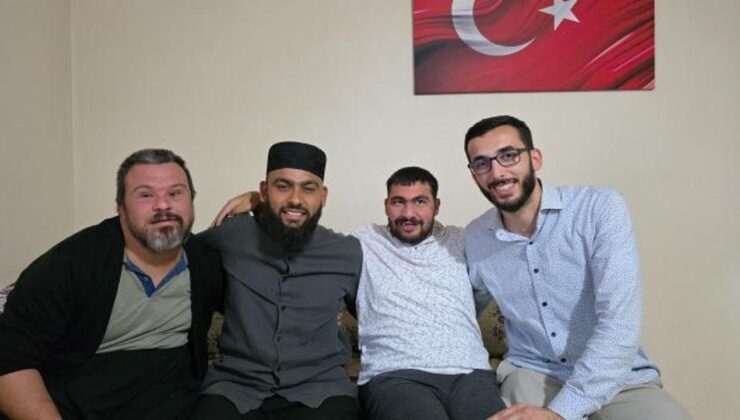 Down sendromlu Savaş’ın ezan sevgisi fenomen Celal Karature’nin kalbine dokundu