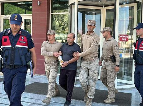 Komşusunun evini yaktı, yardıma koşanı öldürdü! Caniden pes dedirten sözler: Keşke onu geri getirebilsem