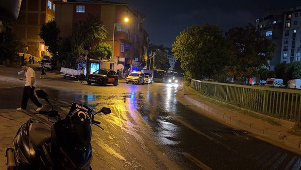 Kağıthane’de çöp kavgası kanlı bitti: Kadının burnunu kırdı, yakını kardeşini bıçakladı