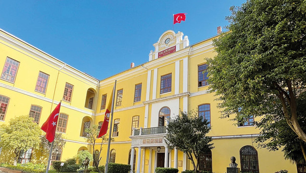 Resmi Gazete’de yayımlandı… Galatasaray’a sınav şartı