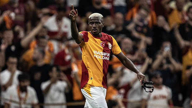 Victor Osimhen’den transfer yanıtı: ‘Görür ve düşünürüz!’
