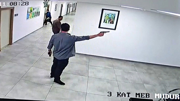 Kaymakamlıkta dehşet saçan memurun cezası ‘rapor’ engeline takıldı: Tebliğ edilemiyor