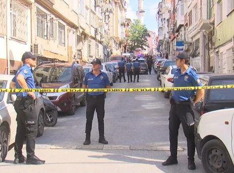 Son dakika… Fatih’te aile faciası! Emekli polis eşi ve çocuğunu öldürdü