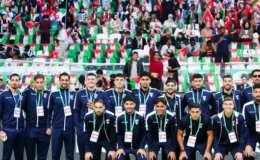 Filistin Milli Takımı-Konyaspor maçında duygulandıran görüntüler: Konya tribünlerinden anlamlı mesaj