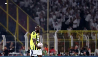 Fenerbahçeli taraftarlardan büyük tepki: “Bunu nasıl yaparsınız?”