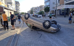 Kamyonetle çarpışan otomobil takla attı: Sürücü yaralandı