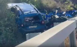 Bursa’da domates yüklü kamyon dehşeti: Virajı alamadı, park halindeki araca çarptı! 1 ölü, 1 yaralı