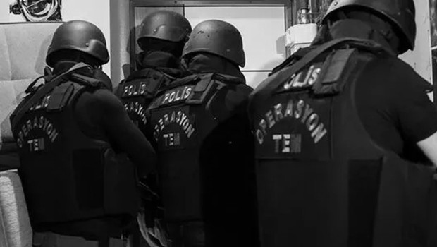 “Sokak hakkı” adı altında haraç toplayan çeteye şafak operasyonu: 18 gözaltı