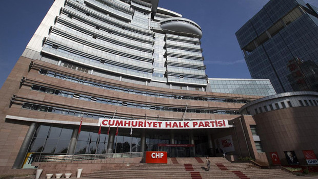 CHP kurultayında usulsüzlük davası ertelendi: Ekrem İmamoğlu ve 12 sanık 21 Ekim’de hakim karşısına çıkacak