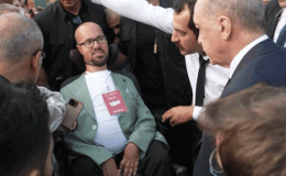 Cumhurbaşkanı Erdoğan’ın otobüsü durdurup yanına gittiği engelli genç anlattı: Benim için unutulmaz bir dakikaydı
