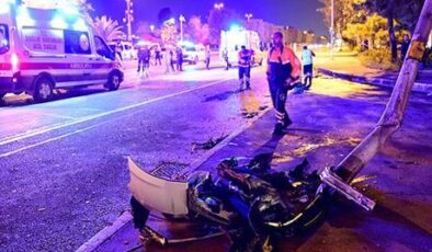 Maltepe’de feci kaza! İki otomobil çarpıştı; 2’si ağır 11 yaralı