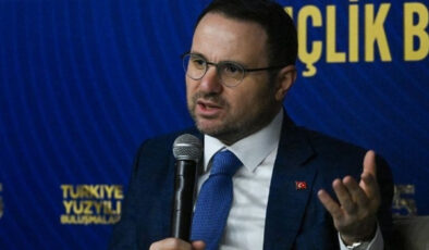 Adalet Bakanı Gürlek, gençlerle bir araya geldi