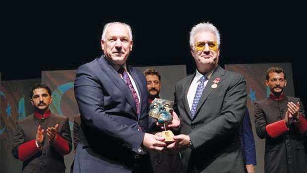 Kosova’da özel madalya aldı
