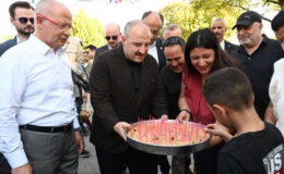 Mustafa Varank’tan Özgür Özel’e börekli cevap
