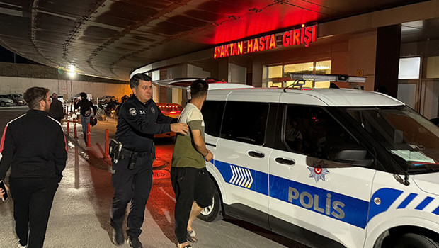 Eskişehir’de kocasının zorla tuttuğu araçtan atlayan kadın hastanelik oldu