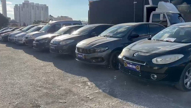 Ağır hasarlı araçları ‘change’ yapıp satan şebeke çökertildi: 16 gözaltı
