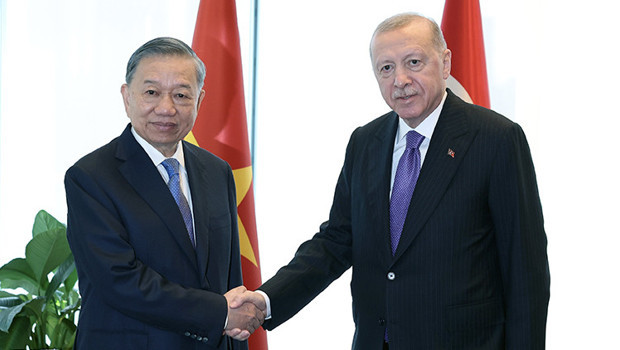 Cumhurbaşkanı Erdoğan’dan Türkevi’nde diplomasi trafiği