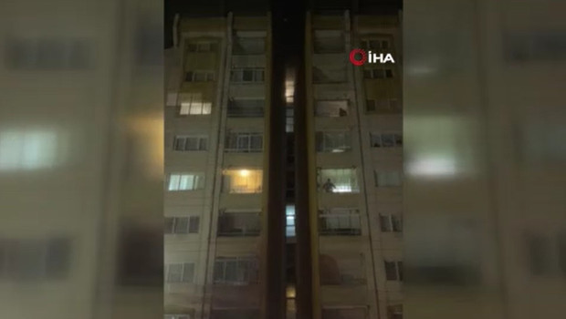 Etimesgut’ta apartman dairesinde yangın! Vatandaşlar tahliye edildi
