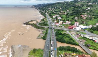 Rize’de sel ve heyelan felaketinin faturası ağır oldu: 1 milyar 42 milyon lira zarar