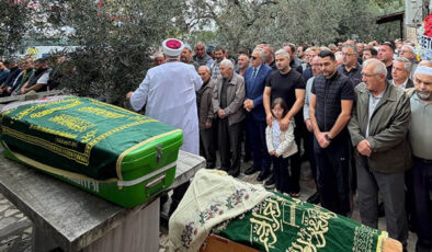 Acı veda: Hamile anne ve 3 yaşındaki kızı son yolculuğuna uğurlandı