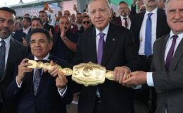 Cumhurbaşkanı Erdoğan, ‘Yağlı Güreş Cumhurbaşkanlığı Kupası’ ödül törenine katıldı