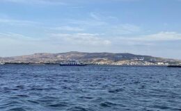 Gökçeada feribot seferlerine fırtına engeli