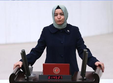 SON DAKİKA: Fatma Betül Sayan Kaya AK Parti’deki tüm görevlerinden istifa etti