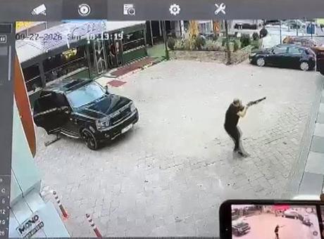 Spor salonuna geldiler, pompalı tüfekle karşılandılar! 1 kişinin öldüğü kavga kamerada