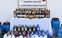 Sakarya’da 400 litre etil alkol ile çok miktarda sahte içki ele geçirildi
