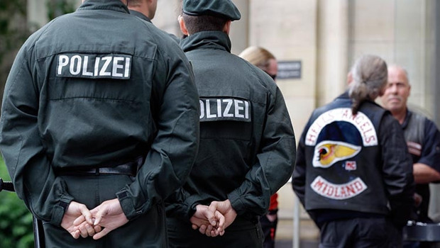 Alman polisi düğmeye bastı! Cehennem Melekleri’ne 4 ülkede operasyon