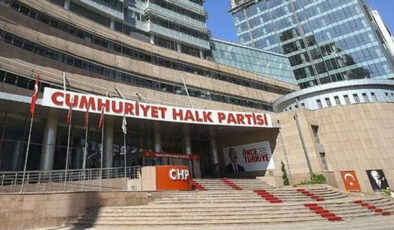 İstanbul’da 3 ilçe belediye başkanı CHP’den ihraç edildi