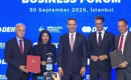 Bakan Bayraktar Almanya’nın göbeğinde ilan etti: Avrupa krizdeyken Türkiye rekor kırdı!