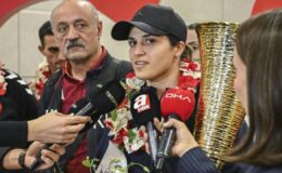 Avrupa’yı dize getirdiler! Şampiyon boksörler yurda döndü