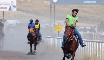 Rahvan atları Erzurum’da yarıştı