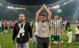 İlhan Palut’un duygusal anları: Maç sonu gözyaşlarını tutamadı