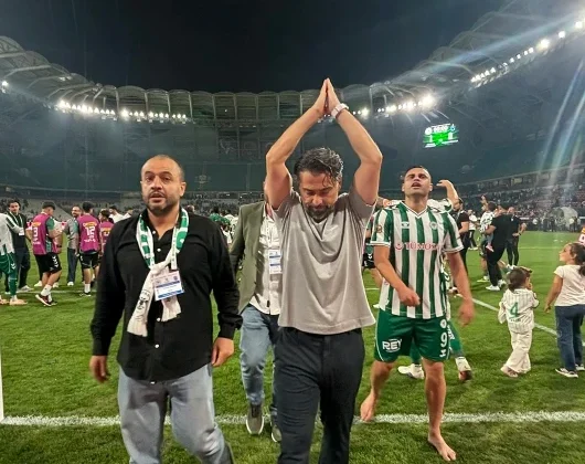 İlhan Palut’un duygusal anları: Maç sonu gözyaşlarını tutamadı