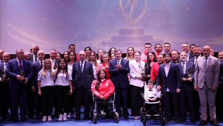 Cevdet Yılmaz’dan milli sporculara büyük övgü! ‘Sizler gerçek kahramanlarsınız’
