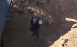 Çilek bahçesinde kaçak kazıya suçüstü: 6 gözaltı