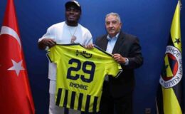 Emmanuel Emenike’den, Fenerbahçe’ye ziyaret