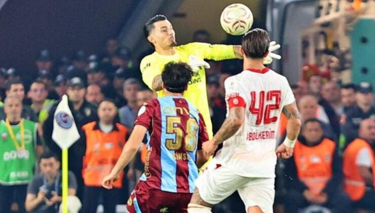 Galatasaraylı yıldız, taraftardan özür diledi: Utanç verici bir skor