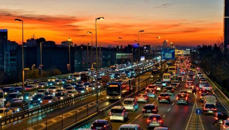 İstanbul’da trafik kilit noktasına yaklaştı