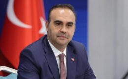 Bakan Kacır: Kamu yatırımlarının en az yüzde 2’si yapay zekaya ayrılacak