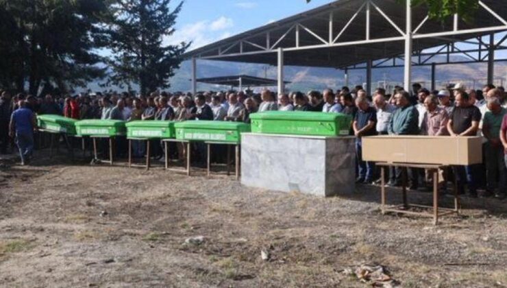 Kazada ölen 7 kişi toprağa verildi
