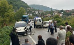 Otomobil ve hafif ticari araç çarpıştı: 1’i bebek, 7 yaralı