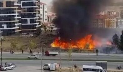 Sivas’ta akaryakıt istasyonu yanında yangın paniği!