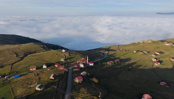 Sonbahar bulutların üzerine de geldi: Trabzon’un masalsı yaylaları görüntülendi