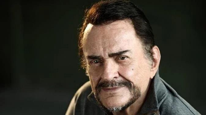 Ünlü şarkıcı Alpay hayatını kaybetti!