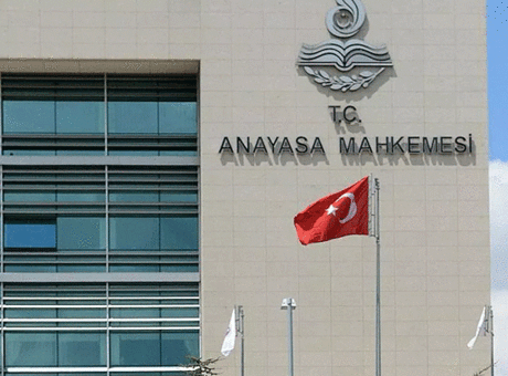 2 yılda 25 ay uzaklaştırma kararı aldı, çocuklarını göremedi! Anayasa Mahkemesi’nden emsal karar