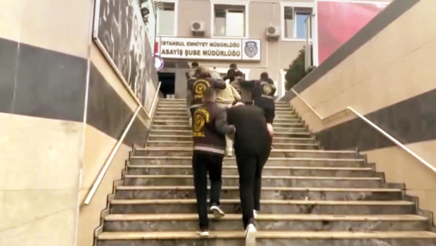 Fenomenlere gözaltı